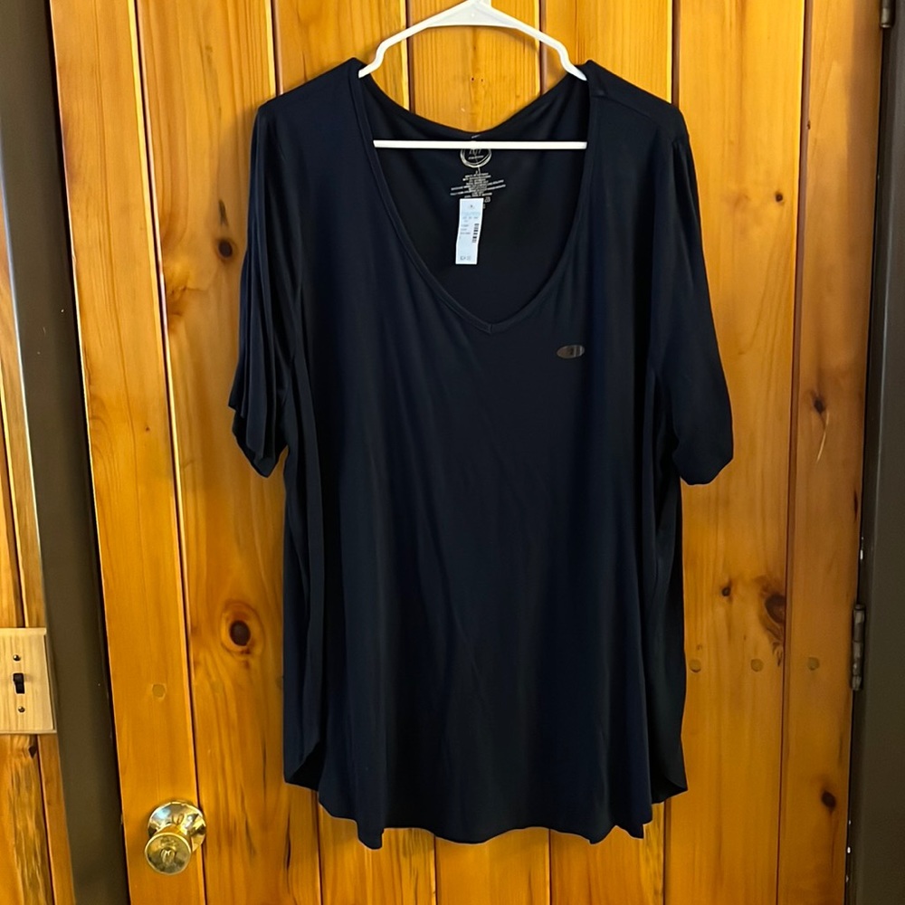 Maurices women’s top. Navy blue. Size 2 (plus) NWT